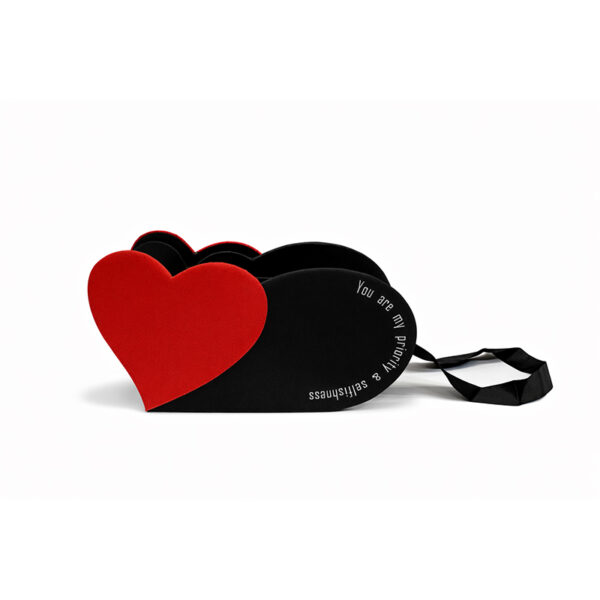 Κουτί δερματίνη σε σχήμα καρδιά